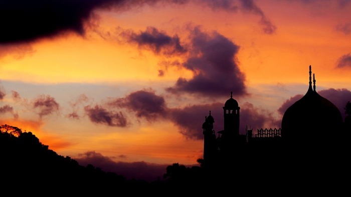 Usai Kumandangkan Adzan, Pria Ini Mendengar Suara Jatuh, saat Dicari Ternyata. .