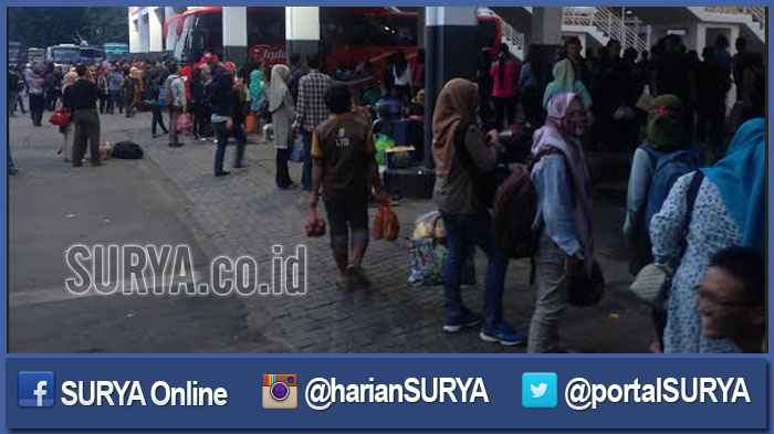 berita-surabaya-jatim-purabaya-membeludak-libur-paskah_20160324_212119.jpg