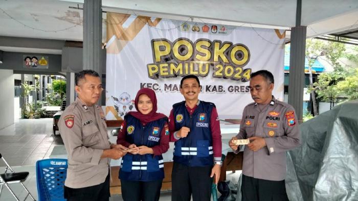 bertugas-pengamanan-Pemilu-2024-di-Posko-Pemilu.jpg