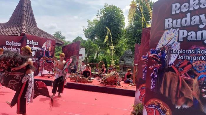 Ingatkan Pentingnya Pelestarian Budaya, Disparbud Kediri Gulirkan Ragam Jaranan di Taman Totok Kerot