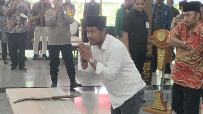 budaya-carok-di-Madura.jpg