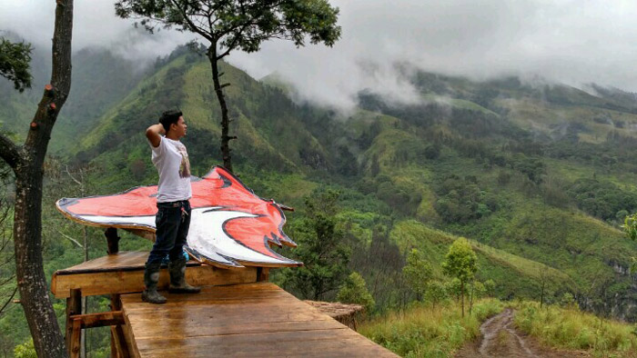 Mendaki ke Puncak Budug Asu, Duh Ternyata …