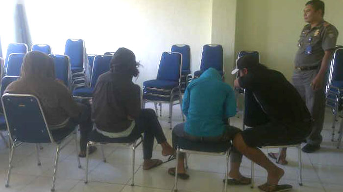 Satpol PP Kota Madiun Amankan 3 Pasangan Bukan Suami Istri  dari Rumah Kos