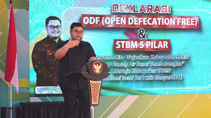 bupati-kediri-mas-dhito-menghadiri-deklarasi-open-defecation-free.jpg