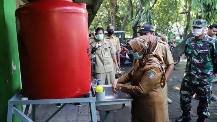 Lawan Corona, Pemkab Jombang Sebar Ratusan Tandon Cuci Tangan