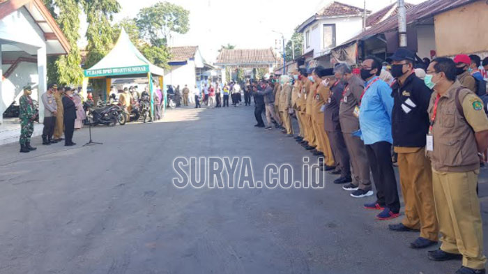 bupati-sumenep-abuya-busyro-karim-memimpin-apel-keberangkatan.jpg