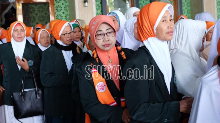 calon-jemaah-haji-chj-berkumpul-di-masjid-agung-baiturrahman-kabupaten-trenggalek.jpg