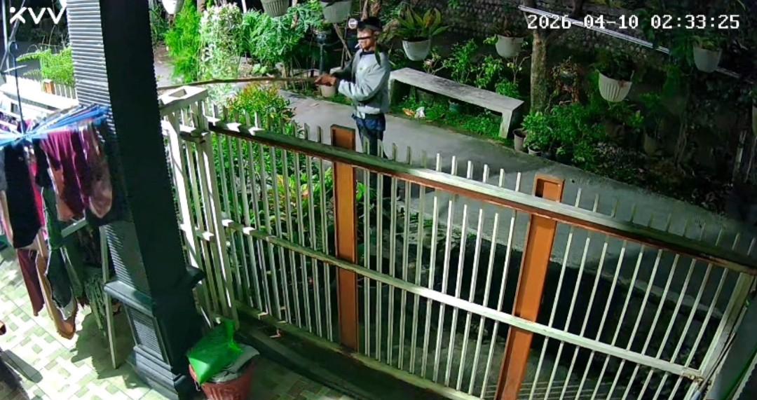 cctv-maling-pakaian-dalam-wanita.jpg