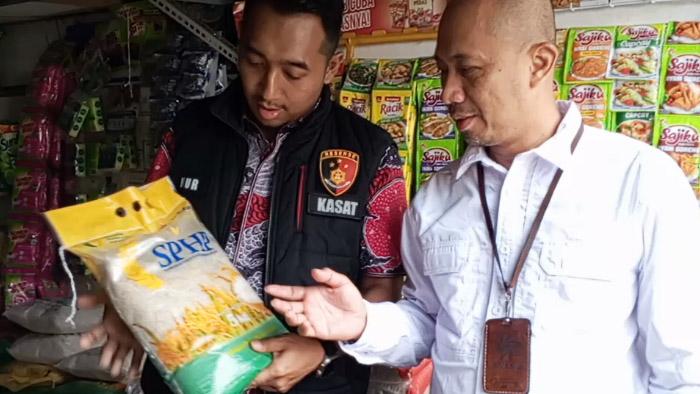 Sidak di Tulungagung Temukan Beras SPHP Wajib Dibeli Bersama Minyak, Tetapi Bulog Berdalih Opsional