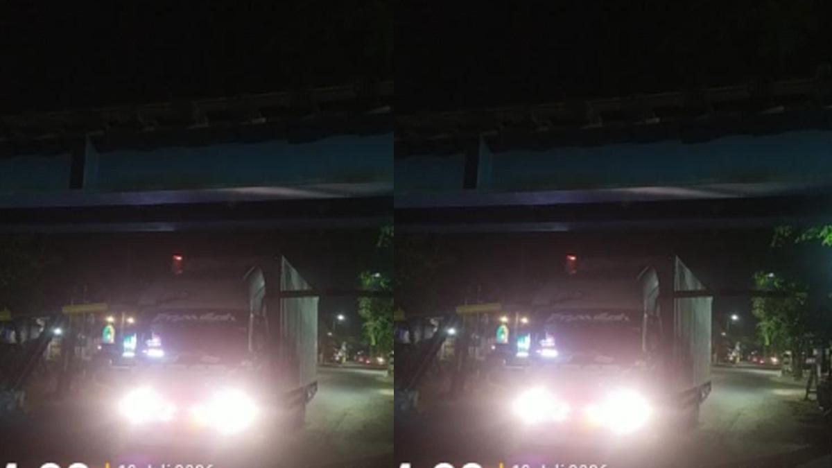 Truk Boks Tabrak Portal Underpass Nganjuk, Tak Ganggu Perjalanan Kereta - Surya.co.id