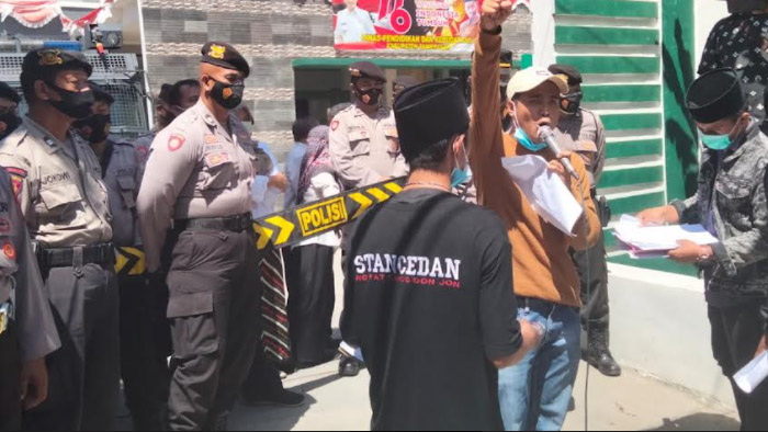 Klaim Miliki Bukti, Pendemo Tuding Oknum Disdik Pamekasan Terlibat Dugaan Pungli Dana BOS dan BOP