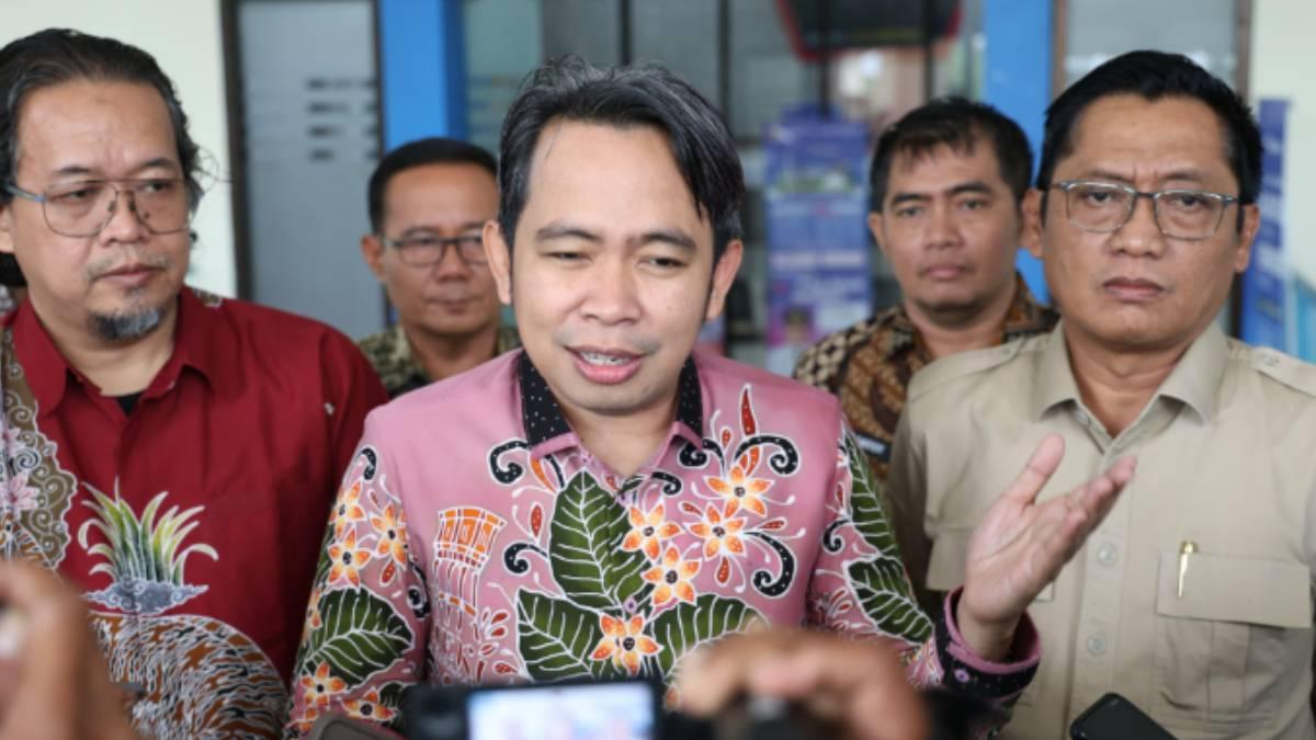 di-Bandara-Notohadinegoro-Jember-Jawa-Timur-Kamis-1512026-Dia-paparkan.jpg