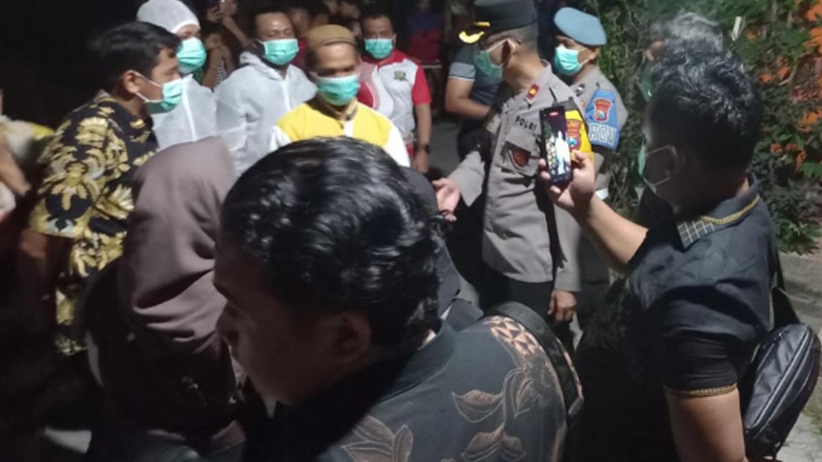 KRONOLOGI Penemuan Jasad Pria di Plosowahyu Lamongan, Berawal dari Bau Tak Sedap - Surya.co.id