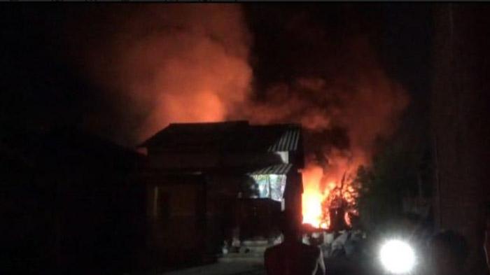 di-Desa-Sebani-Sumobito-Jombang-Terbakar.jpg