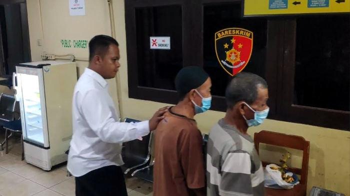 dua-kakek-cabul-diamankan-di-Mapolres-Tuban.jpg