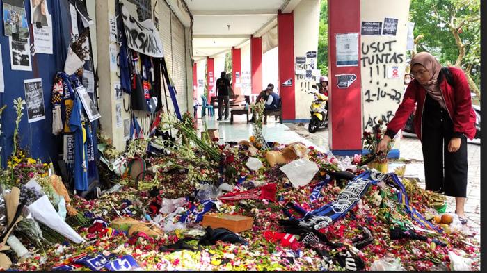 EFEK Keras Gas Air Mata Diduga Kedaluwarsa, Mata Korban Tragedi Kanjuruhan Masih Merah & Sesak Dada