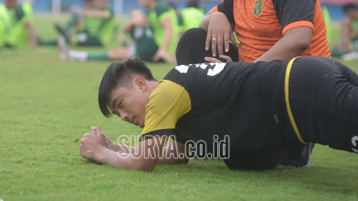 Pelatih Kiper Persebaya Lega Ernando Ari Sudah Dapat Penanganan Intensif