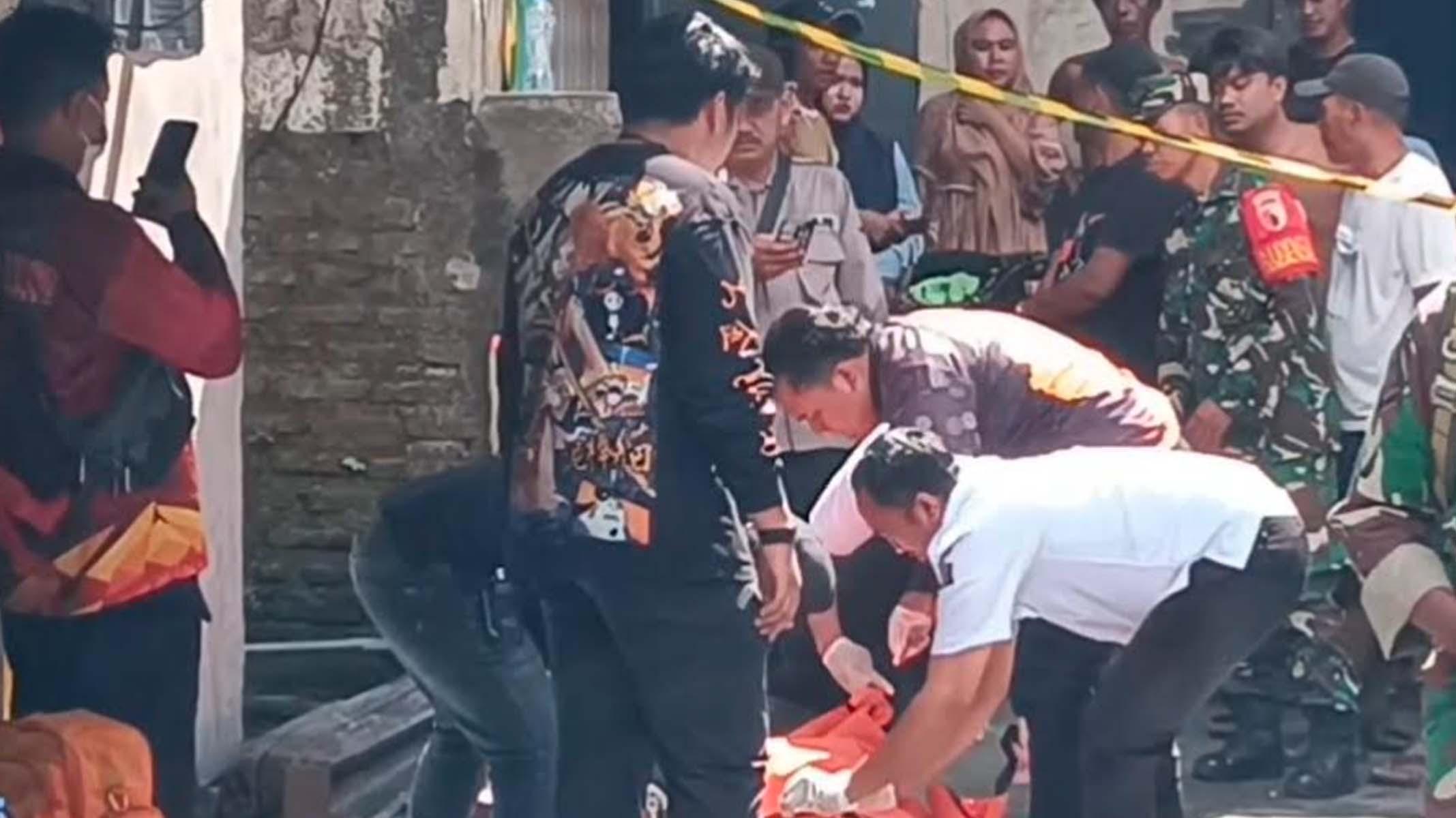 Skenario Pembunuhan di Wonokusumo 4 Pelaku Bercelurit Lawan Satu Korban Tanpa Senjata