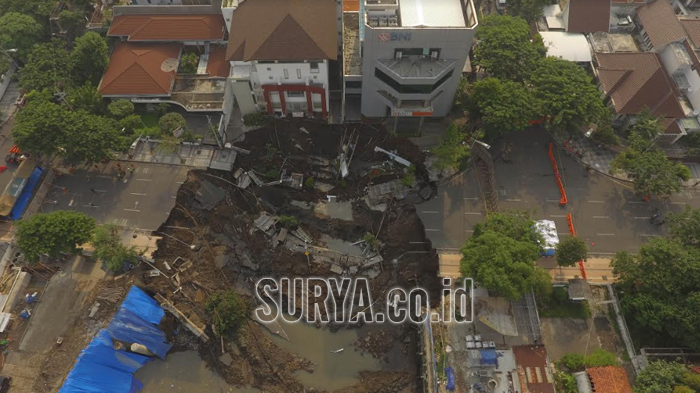 Jalan Gubeng Surabaya Ambles, Pakar Geoteknik ITS : Gedung Bisa Ambruk Jika Tiang Pancangnya Kecil