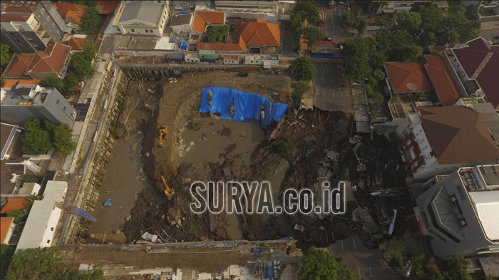 Wawali Whisnu Sakti Buana dan Tim Ahli ITS Tinjau Lokasi Jalan Raya Gubeng Surabaya yang Ambles