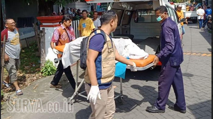 Hidup Sebatang Kara, Perempuan di Gresik Ditemukan Meninggal di Depan Kamar Mandi, Penyebabnya