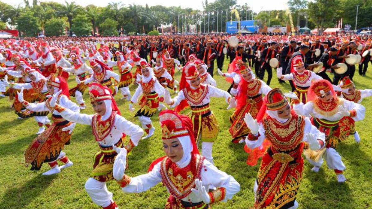 Kuntulan Ewon Ribuan Pelajar Banyuwangi, Mendikdasmen: Peringatan Hardiknas Terbaik
