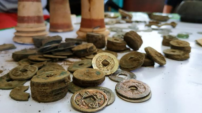 Warga Berburu 'Harta Karun' Kuno di Lokasi Pembangunan Tol Pandaan-Malang