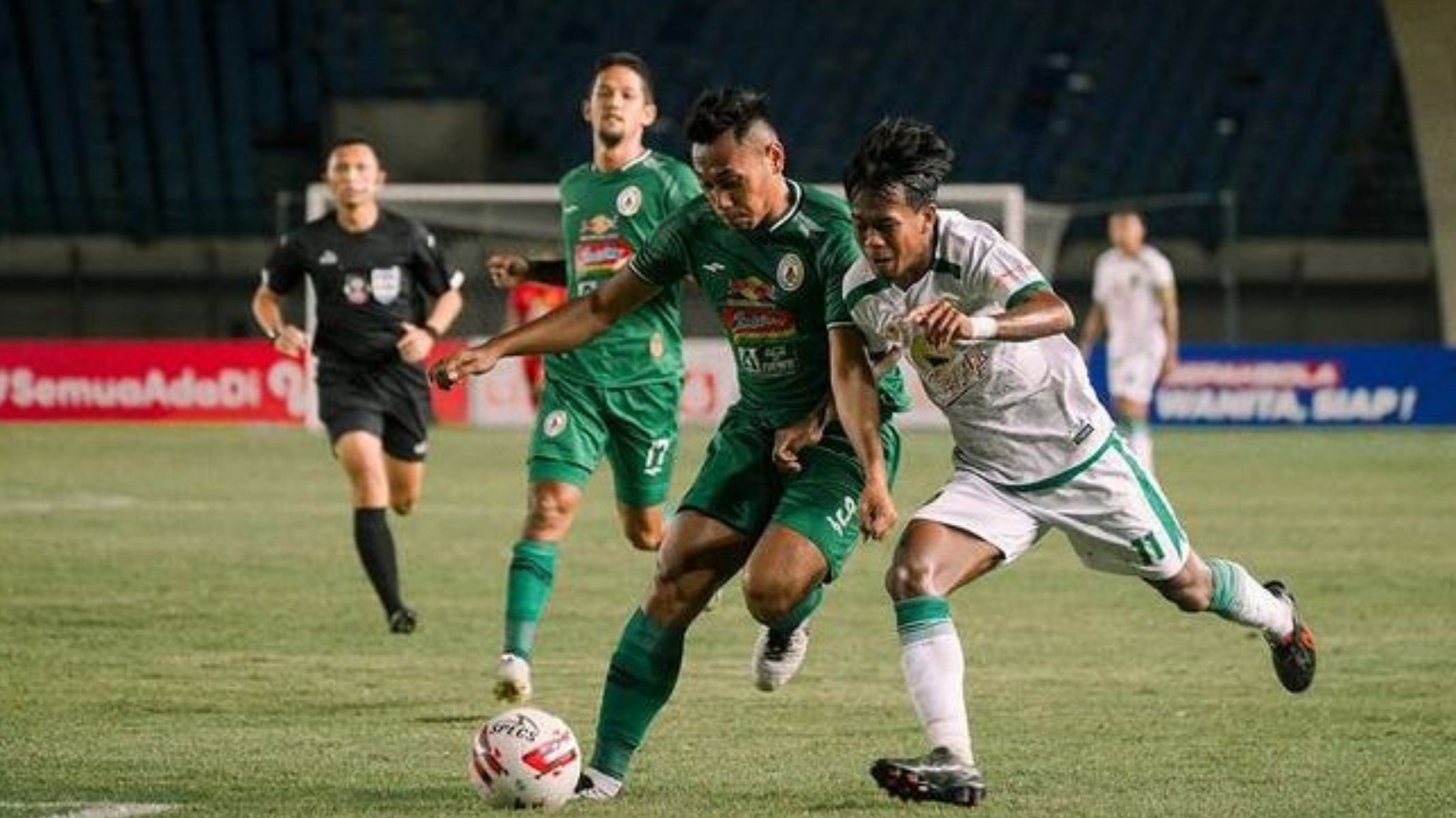 Hasil Skor PSS vs Persebaya Surabaya di Babak I: 0-0, Berlangsung Keras, 2 Pemain Bajul Ijo Ditarik