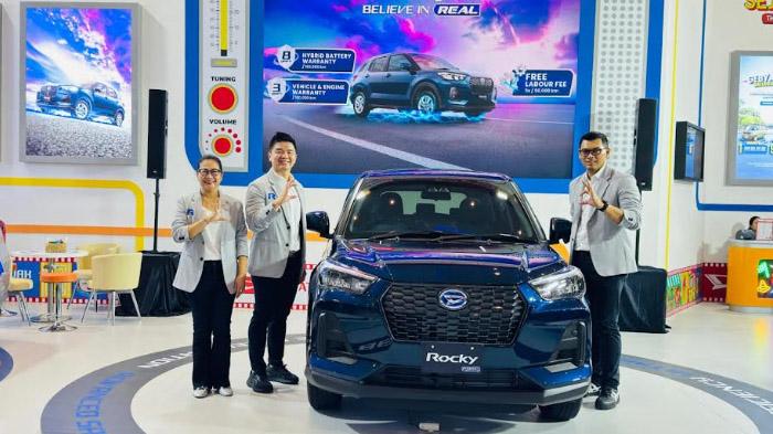 Daihatsu Tawarkan Pengalaman Berkendara Rocky Hybrid di GIIAS Surabaya 2025