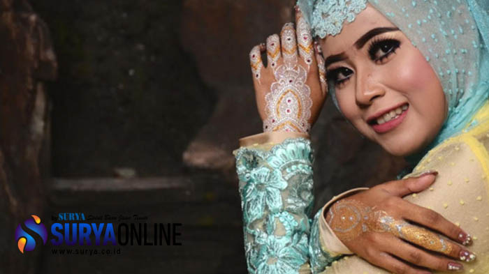 Tangan Pengantin Menawan lewat  5 Tahapan Henna Putih