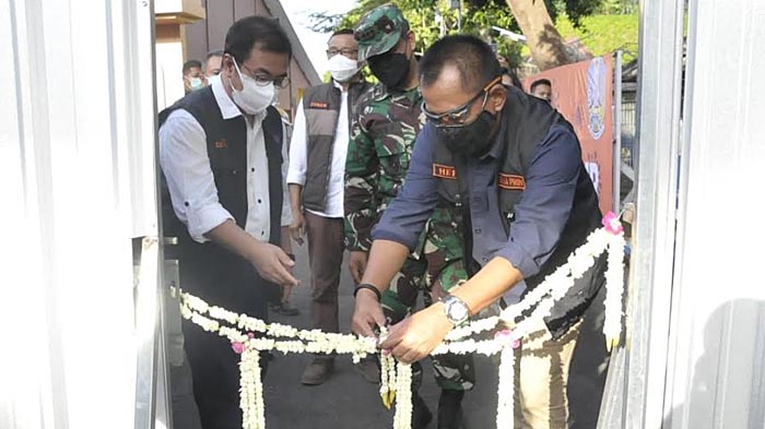heru-tjahjono-resmikan-rumah-isolasi-otg-di-asrama-haji-sukolilo.jpg