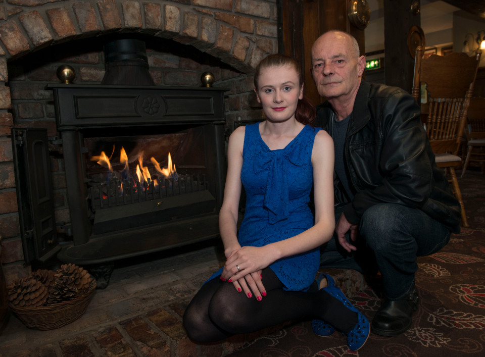 VIDEO - Kontroversial! Remaja Ini Lamar Kakek Penjaga Sekolah Berumur 60 Tahun.