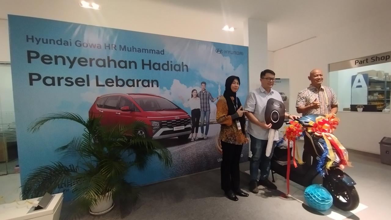 hyundai-hr-muhammad-hadiah-motor-listrik.jpg