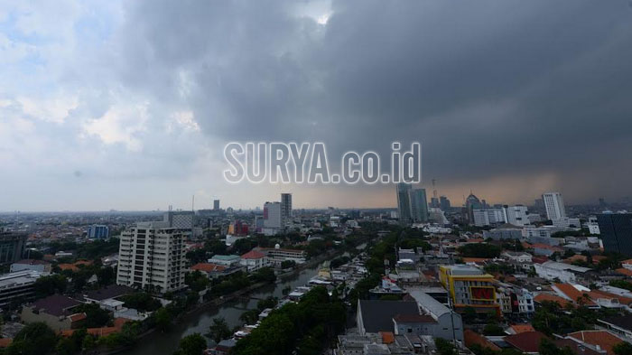 ilustrasi-cuaca-mendung-jelang-turunnya-hujan.jpg