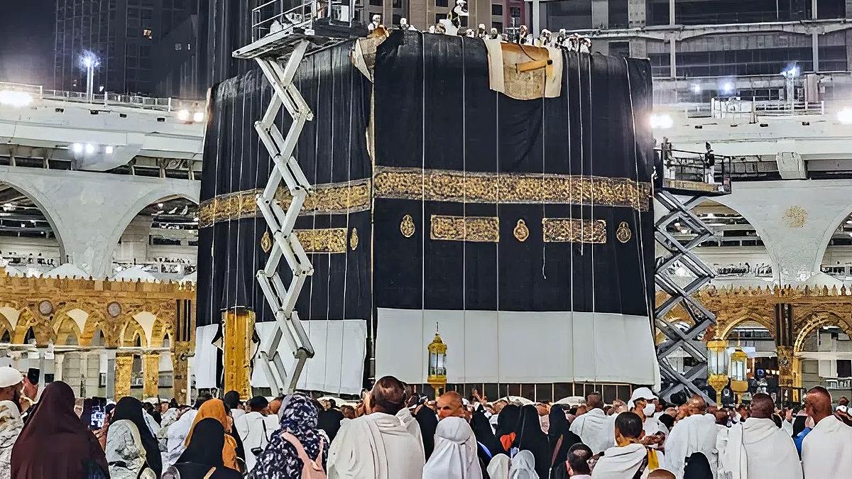 ilustrasi-jemaah-haji-2912026.jpg