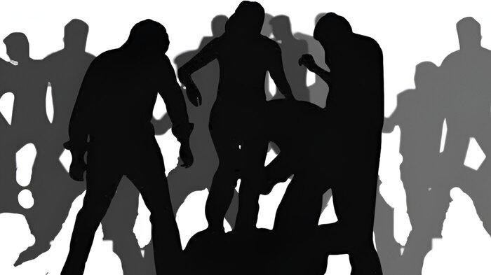 Cuma Gara-gara Hal Remeh, Penjual Pentol di Gresik Babak Belur Dikeroyok Pesilat