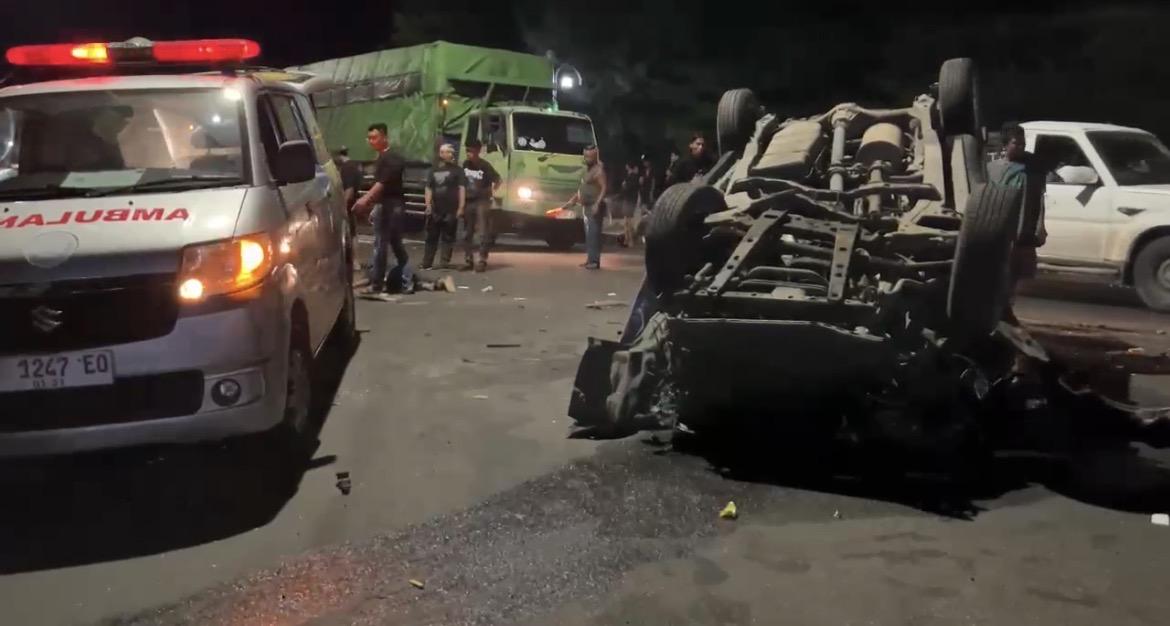 innova-vs-becak-1-tewas.jpg