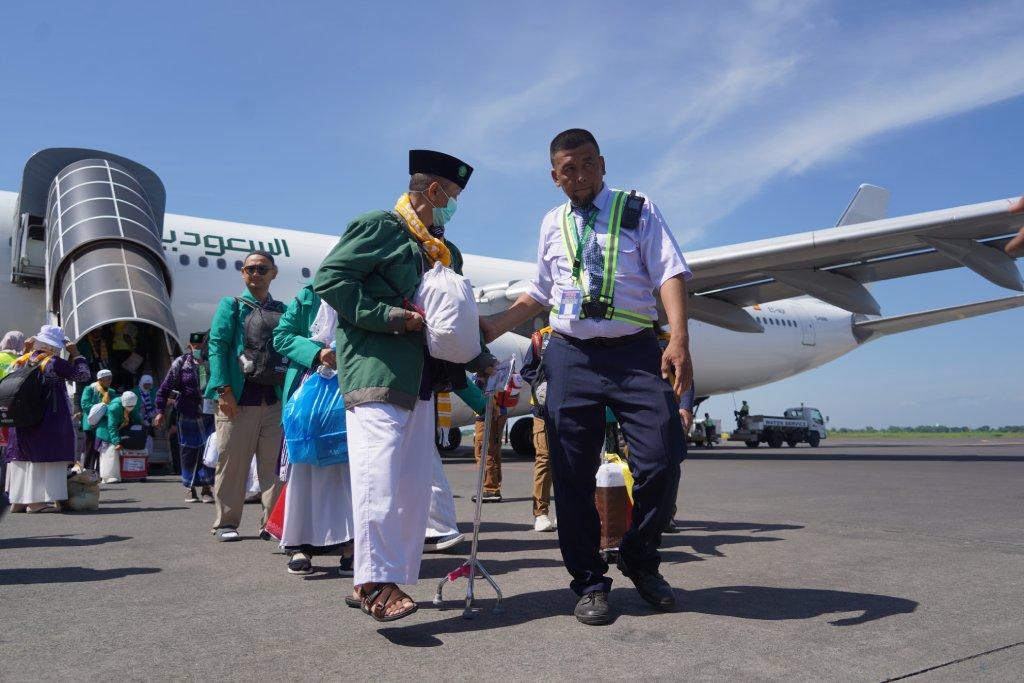 jadwal-terbaru-haji-surabaya.jpg