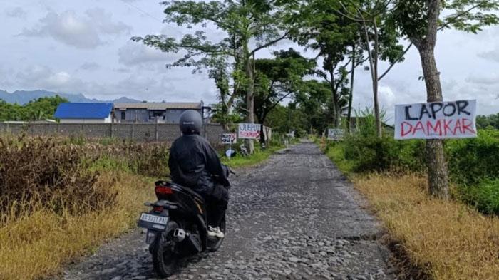 jalan-rusak-di-Blitar-4.jpg