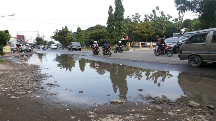 Ratusan Lubang Jalur Ponorogo - Trenggalek Picu Kecelakaan