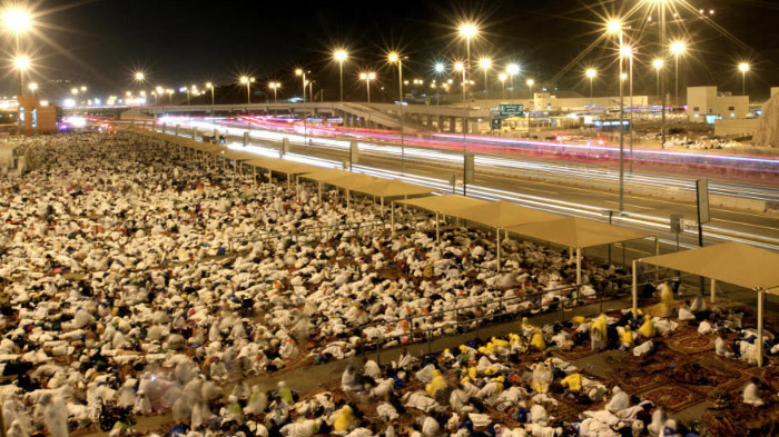 jamaah-haji-tinggalkan-muzdalifah.jpg