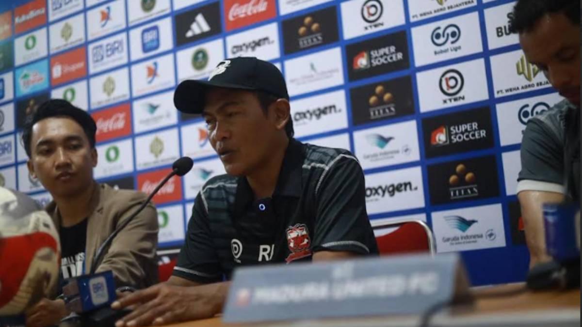 jamu-Persik-Kediri-di-Stadion-Gelora-Bangkalan-Madura-Sabtu-1142026-sore.jpg