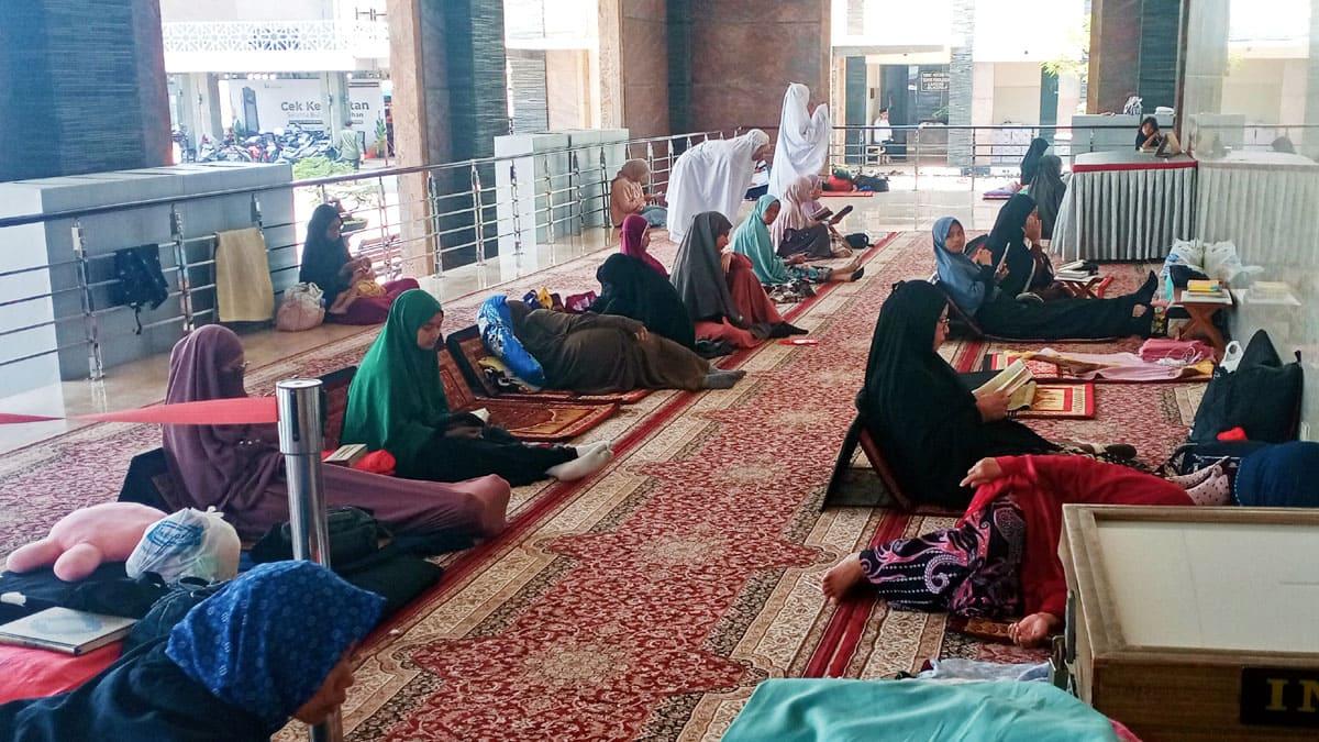 Iktikaf Masjid Namira Lamongan: Beribadah Serasa di Masjidil Haram