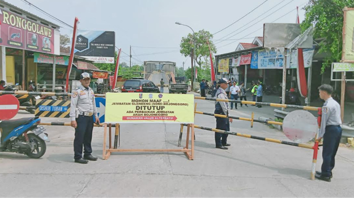 jembatan-glendeng-penghubung-tuban-bojonegoro-ditutup.jpg