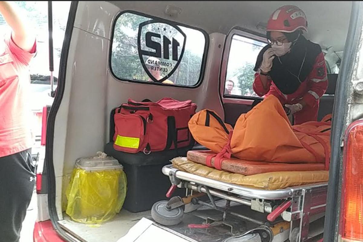 BREAKING NEWS Teknisi Lift Meninggal Terjepit di Surabaya, Istri dan Anak Tangisi Korban di Lokasi