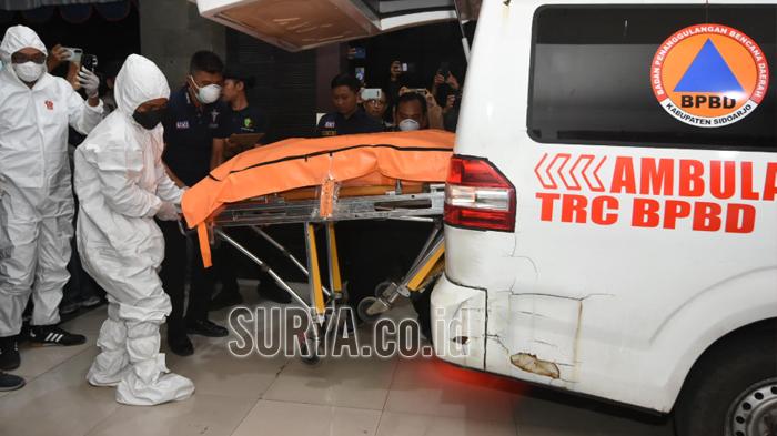 surabaya/jenazah-tiba-di-DVI-RS-Bhayangkara-Surabaya-pada-Minggu-5102025-malam.jpg