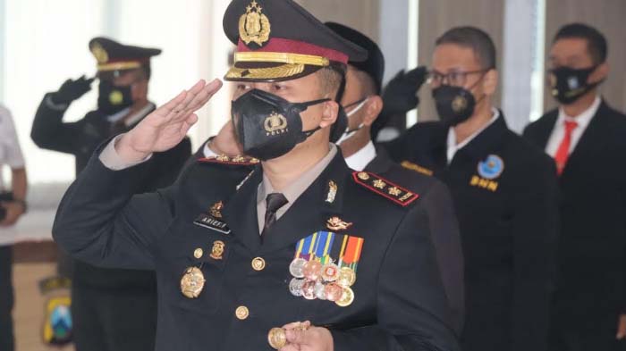 kapolres-gresik-akbp-arief-fitriantomemimpin-hut-bhayangkara-ke-75.jpg