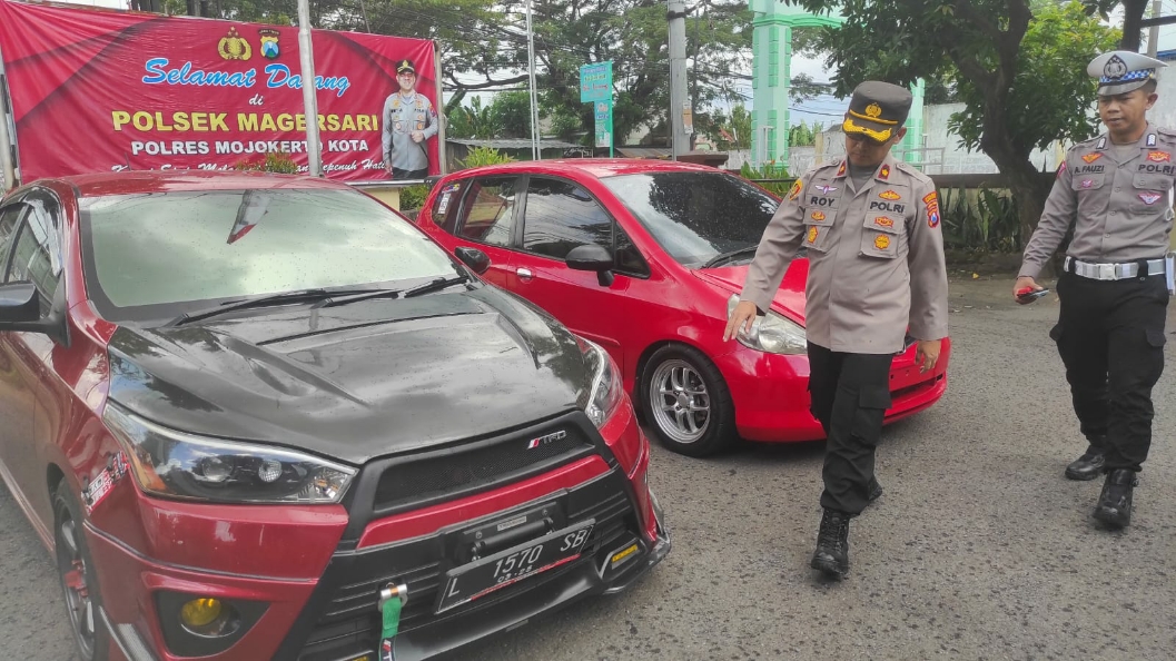 Polisi Tangkap 2 Orang yang Terlibat Aksi Balap Liar Mobil di Empunala Mojokerto, Ngaku 'cuma Iseng'