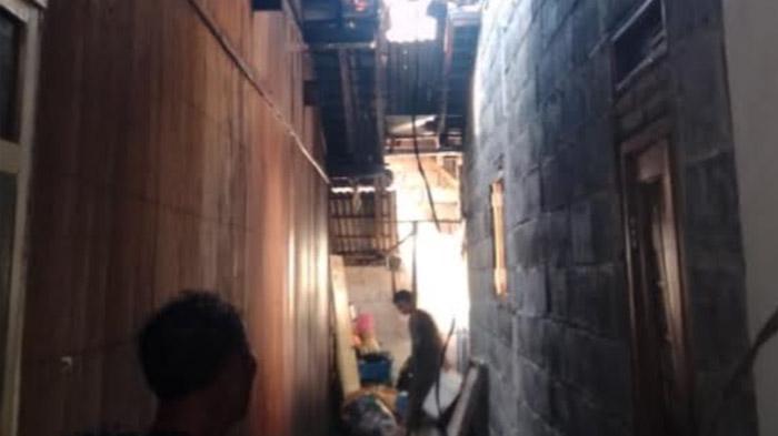 Kebakaran Hancurkan 2 Rumah Di Situbondo, Akibat Pemilik Lupa Mematikan Kompor Gas Saat Berbelanja