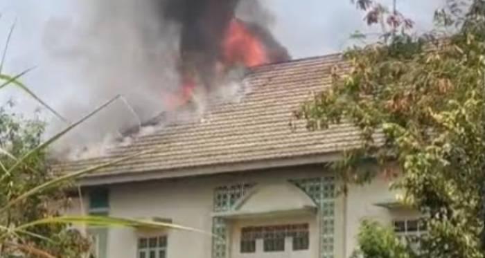 Kebakaran Pondok Al Hikmah Jombang, Api Lahap Lantai 2 hingga Atap
